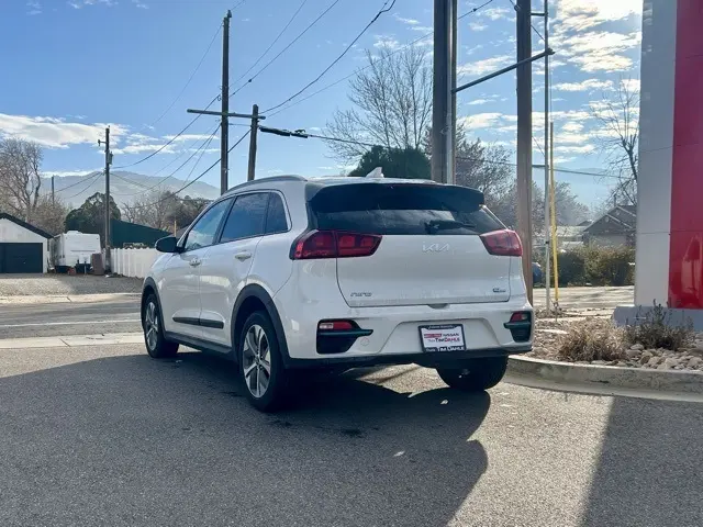 2022 Kia Niro EV EX photo 3