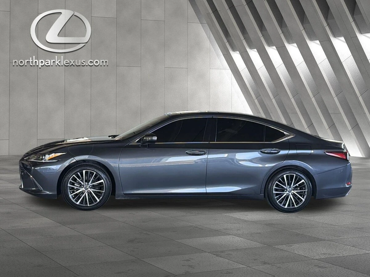 2025 Lexus ES