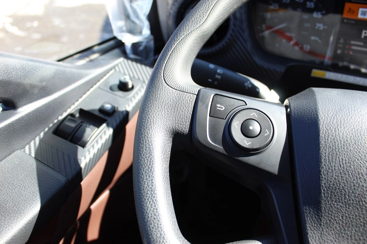 2025 Hino L6 - image 14