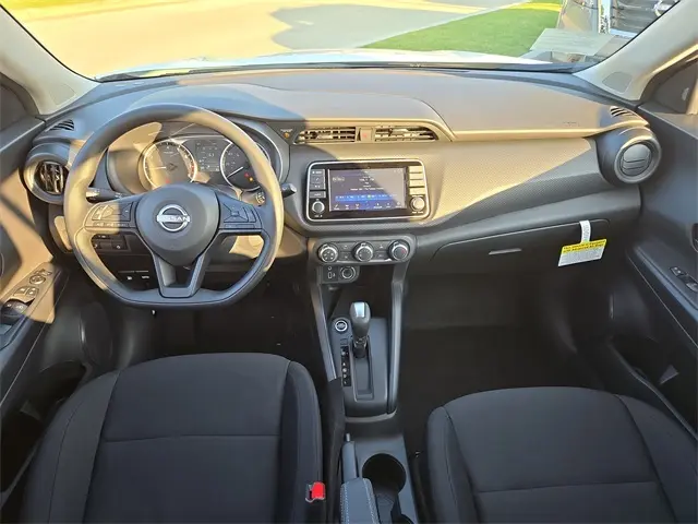 2025 Nissan Kicks Play S photo 11
