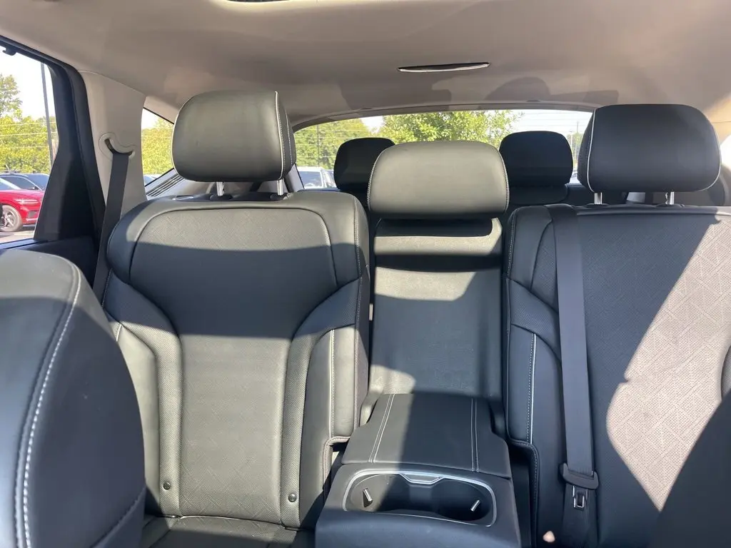 2025 Genesis GV80 3.5T Advanced AWD photo 14