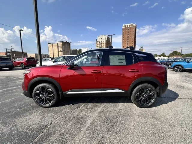 2026 Nissan Kicks SR photo 5
