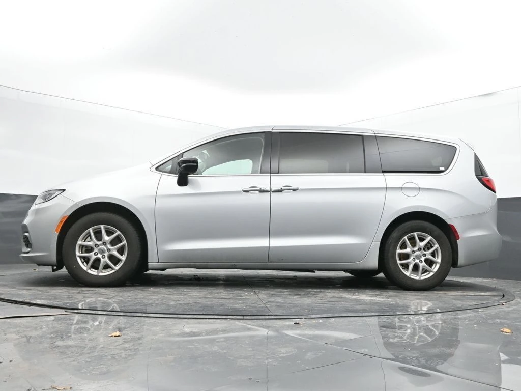 2024 Chrysler Pacifica Touring L - Photo 48