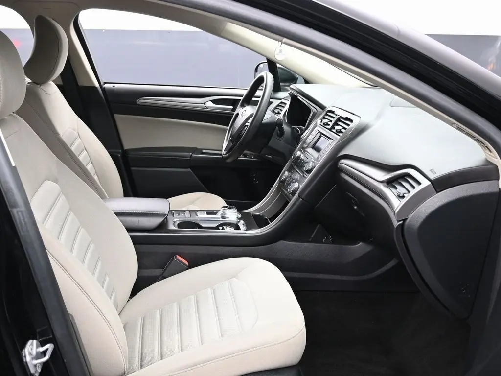 2018 Ford Fusion S Hybrid photo 28