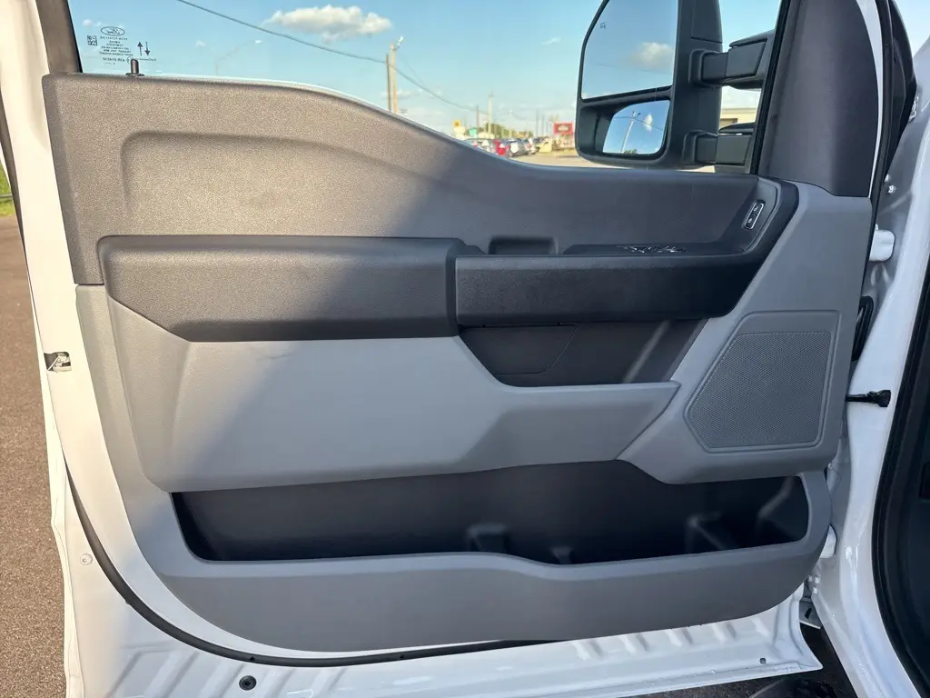 2026 Ford F-350 photo 11