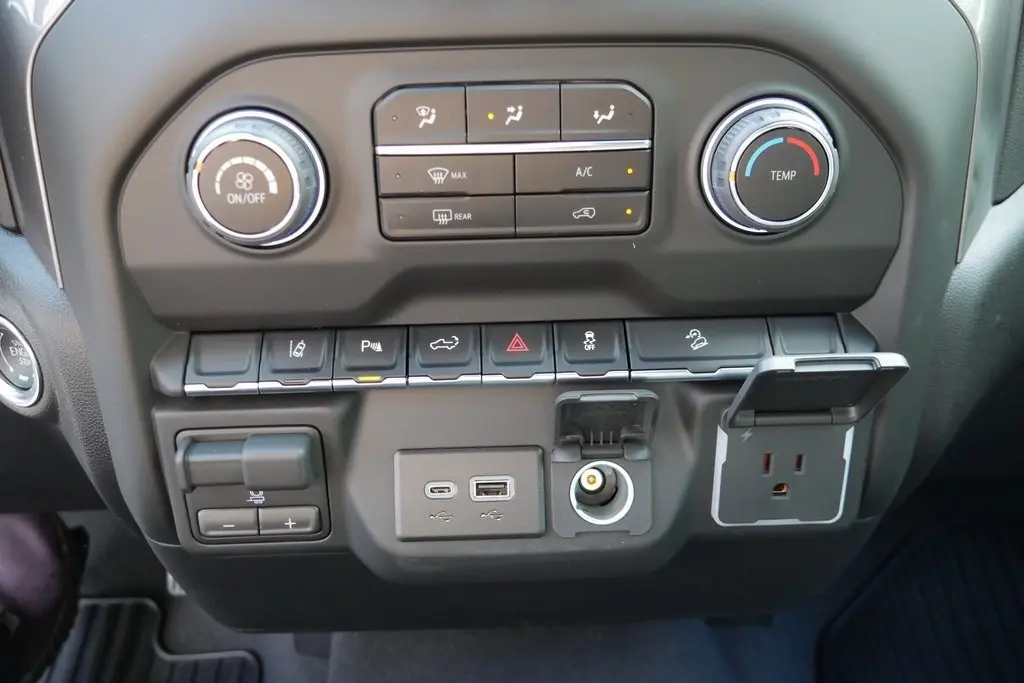 2026 Chevrolet Silverado 2500HD Custom photo 15