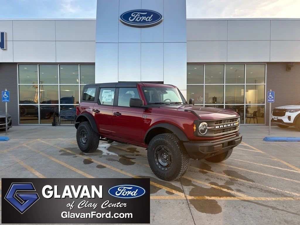 2025 Ford Bronco Base's photo