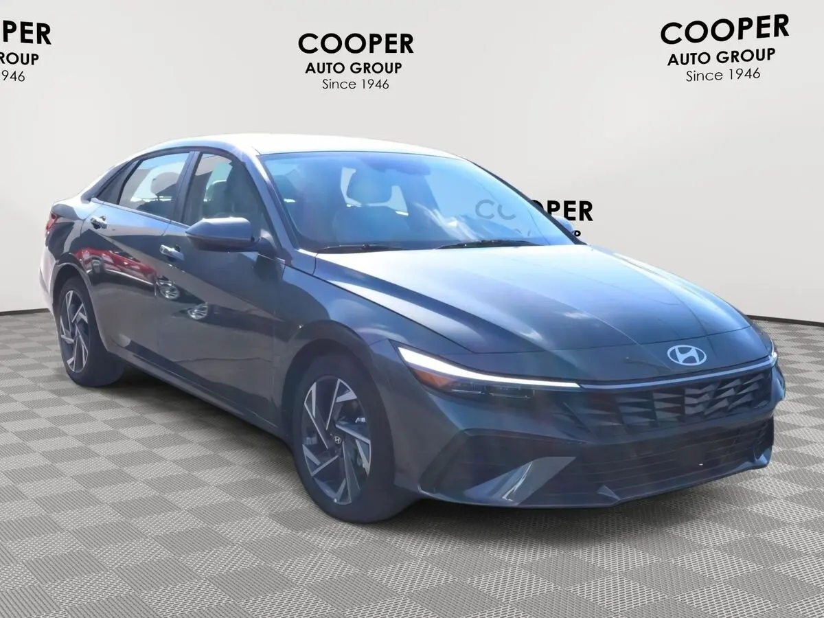 2026 Hyundai Elantra Limited's photo