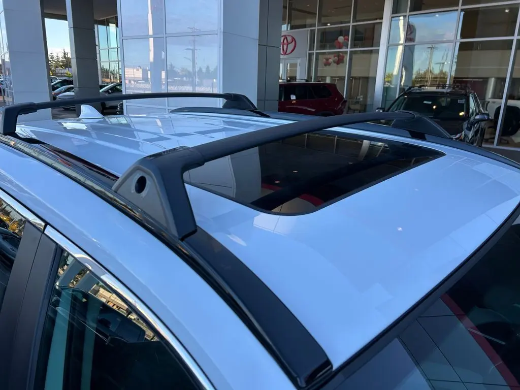 2025 Toyota RAV4 XLE photo 27