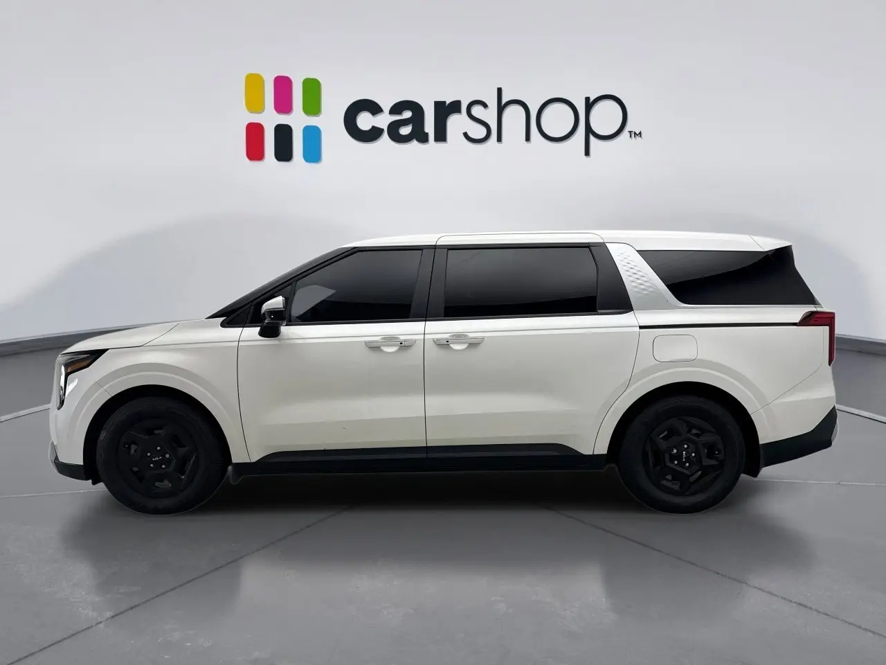 2025 Kia Carnival LXS photo 2