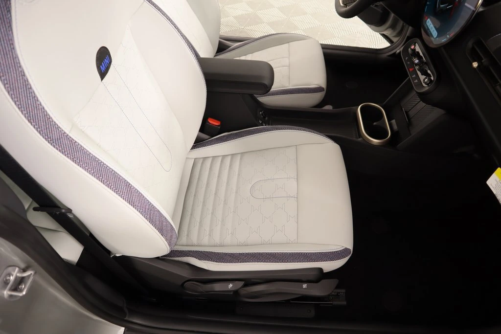 2025 MINI Hardtop 2 Door Base - Photo 13
