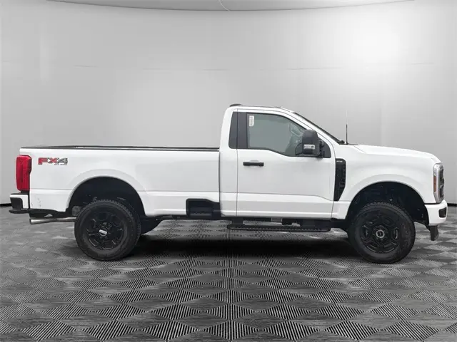 2026 Ford F-350 photo 6