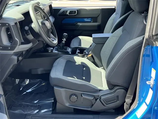 2023 Ford Bronco Base photo 18