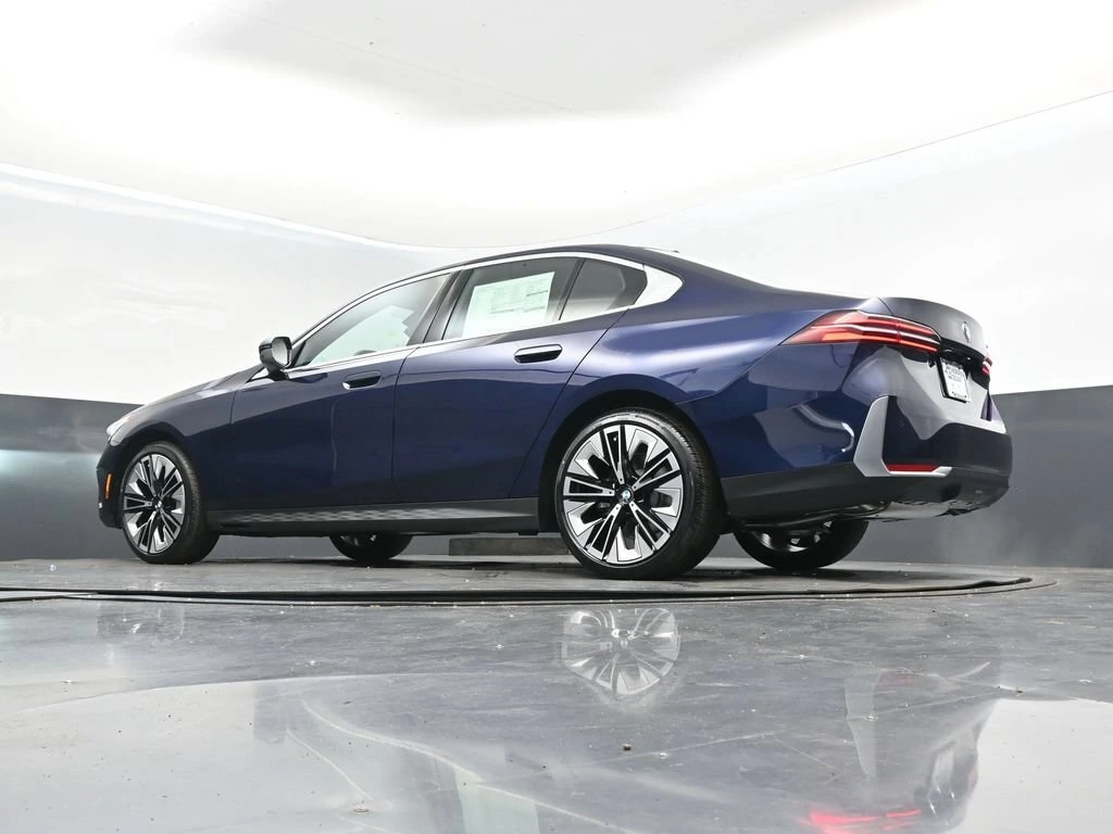 2026 BMW 5 Series 530i - Photo 40