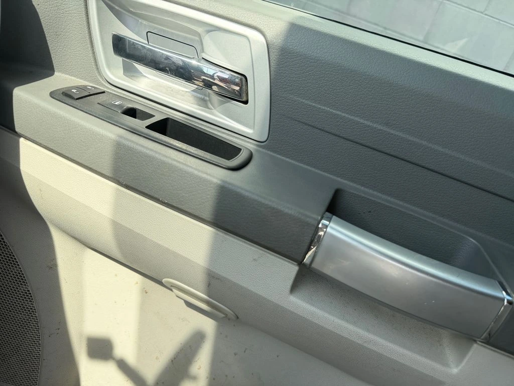 2008 Chrysler Town & Country Touring - Photo 32