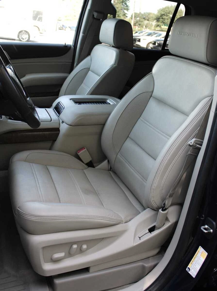 2020 GMC Yukon Denali - Photo 19