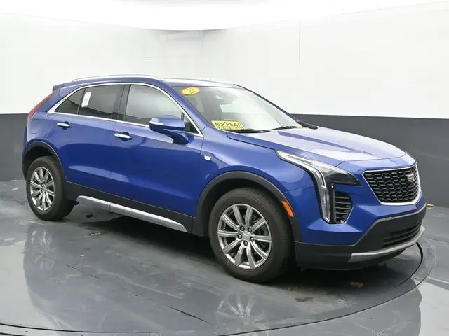 Used 2022 Cadillac XT4 Premium Luxury with VIN 1GYFZDR49NF136574 for sale in Delavan, WI