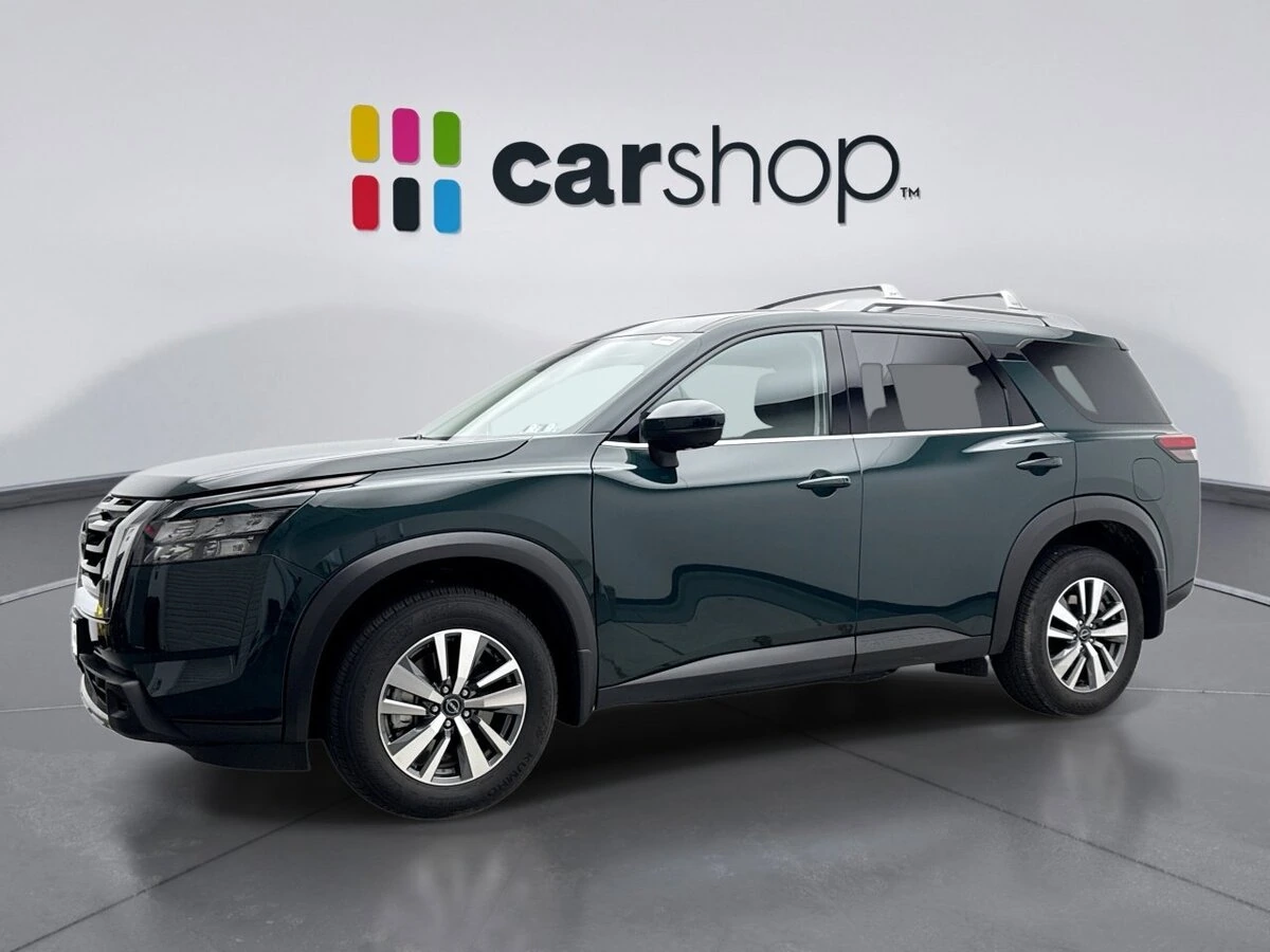 2025 Nissan Pathfinder SL 4WD's photo