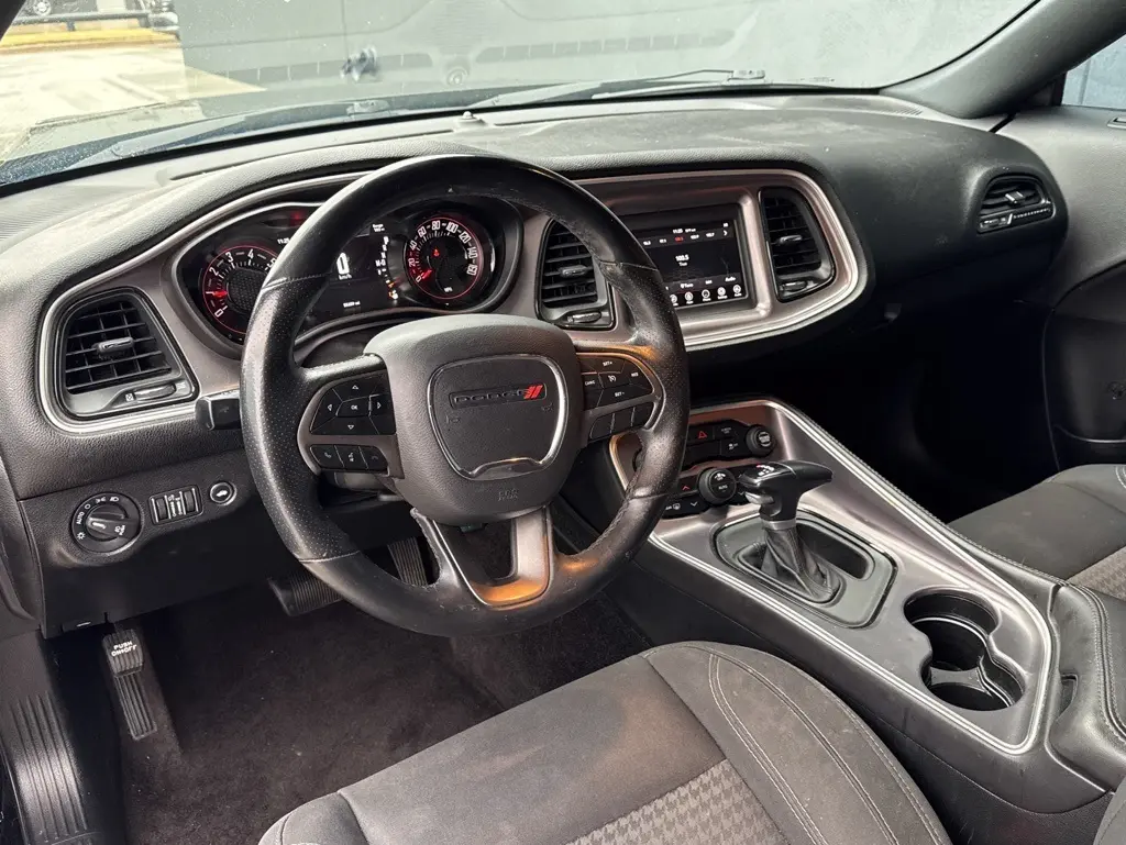2019 Dodge Challenger SXT photo 2