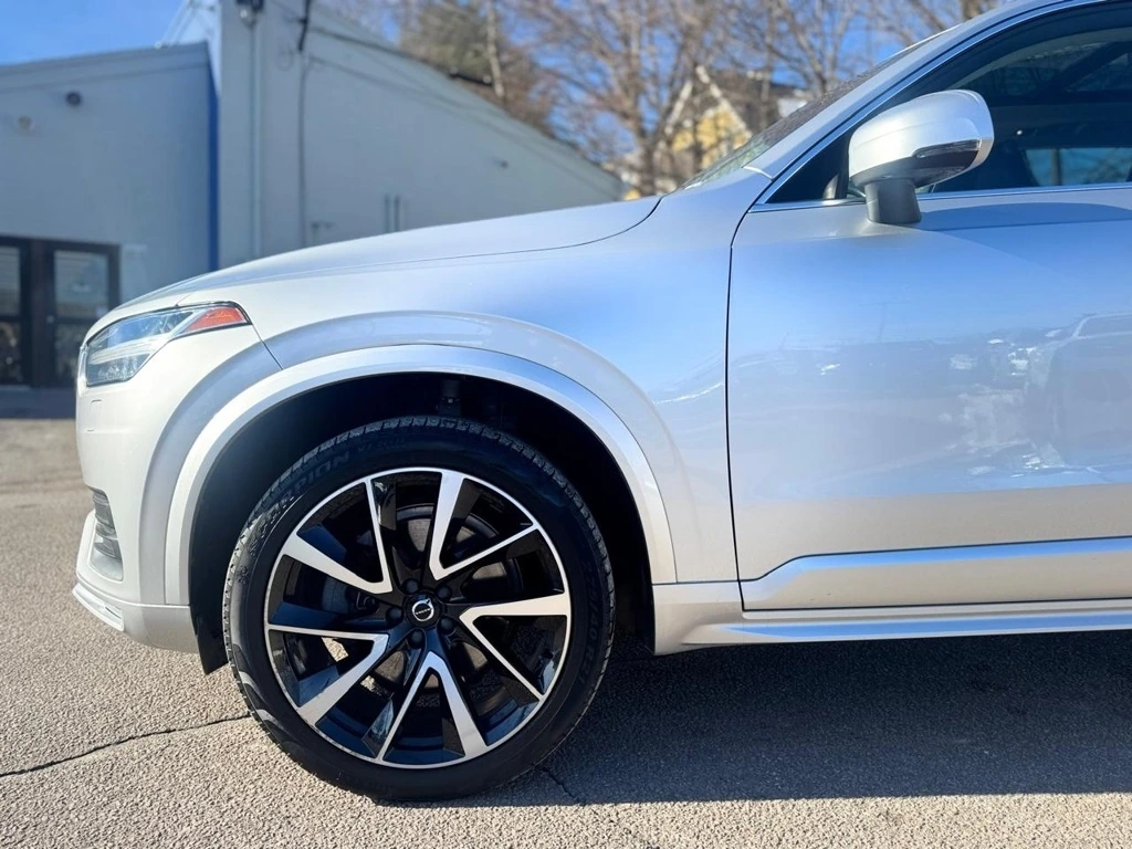 2021 Volvo - image 11