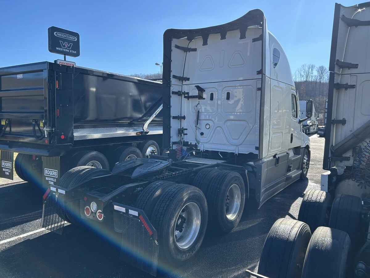 2026 Freightliner Cascadia - image 6