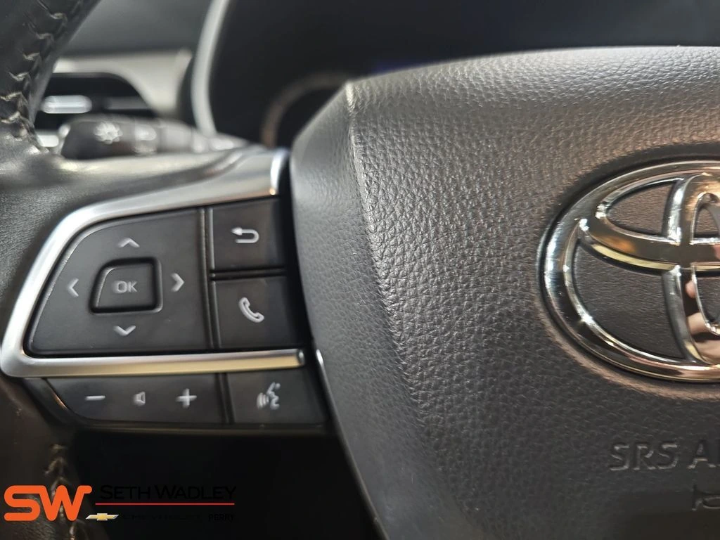 2021 Toyota Highlander XLE - Photo 18