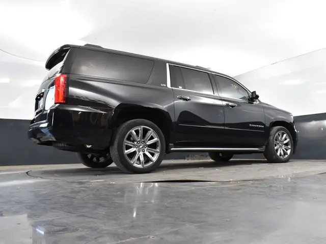 2016 Chevrolet Suburban LTZ photo 42