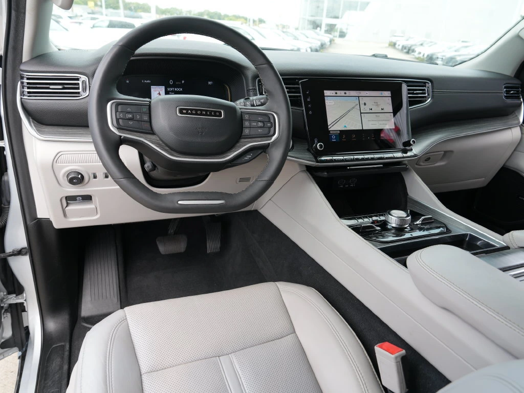 2023 Jeep Wagoneer L Series III - Photo 26