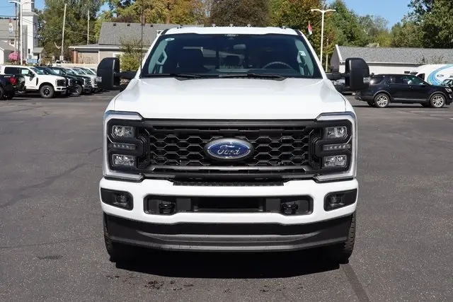 2026 Ford F-350 photo 12