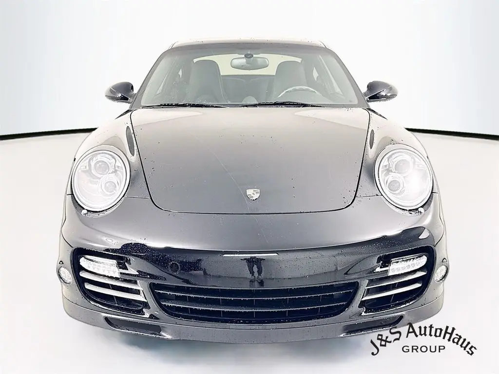 2013 Porsche 911 Turbo S photo 2
