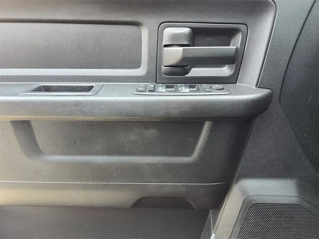 2018 Ram 2500 Tradesman photo 25