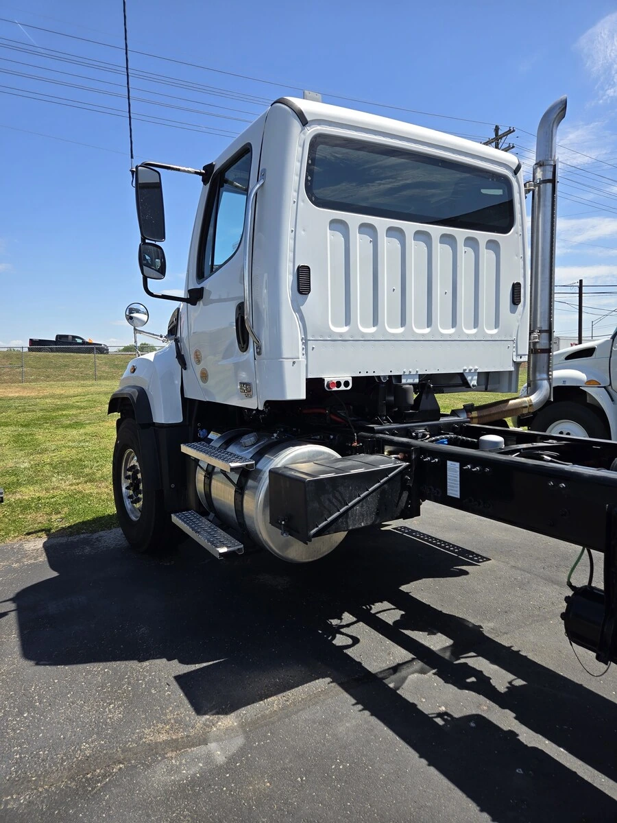 2026 Freightliner 114SD - image 5