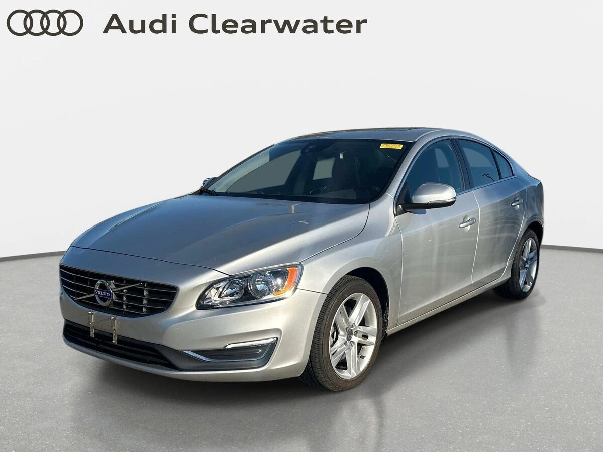 2015 Volvo - image 1