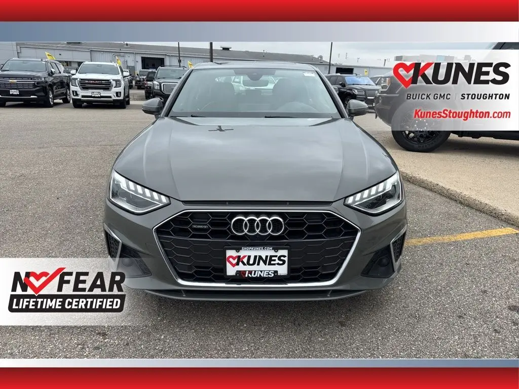 2023 Audi A4 45 S line Premium Plus Quattro photo 3