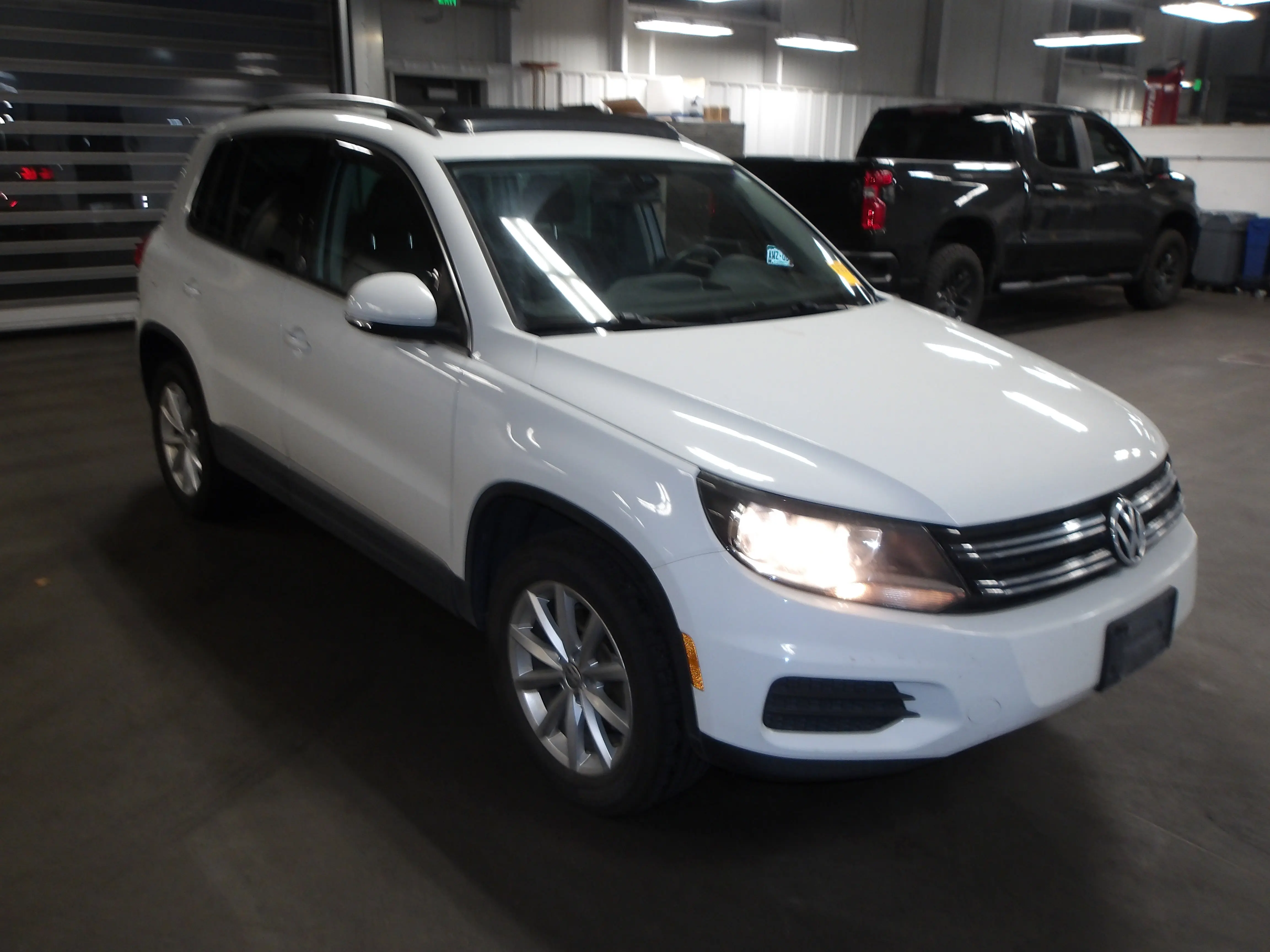 2017 Volkswagen Tiguan Wolfsburg Edition photo 2