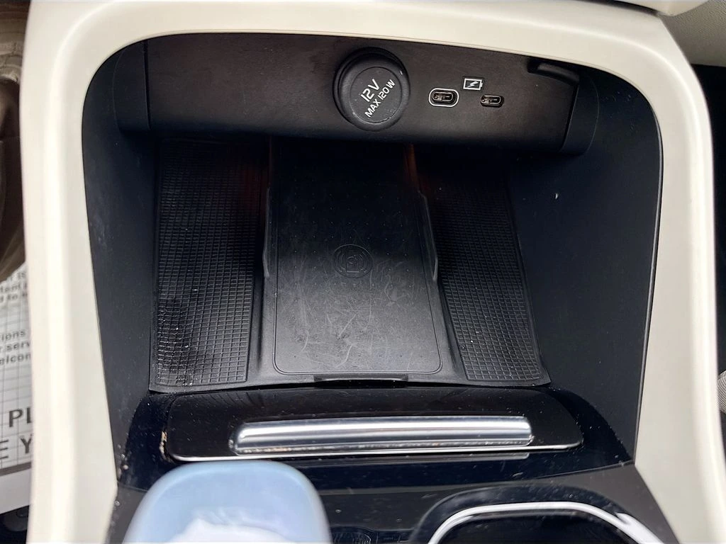 2023 Volvo XC40 Plus - Photo 30