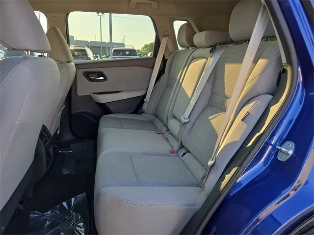2023 Nissan Rogue SV photo 14
