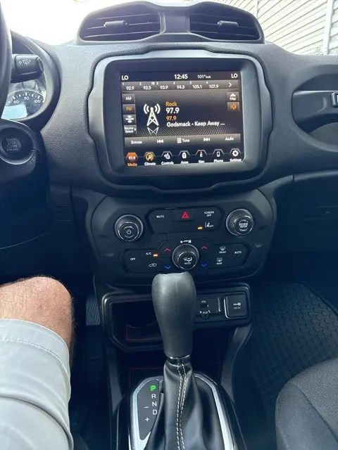 2021 Jeep Renegade Latitude photo 5