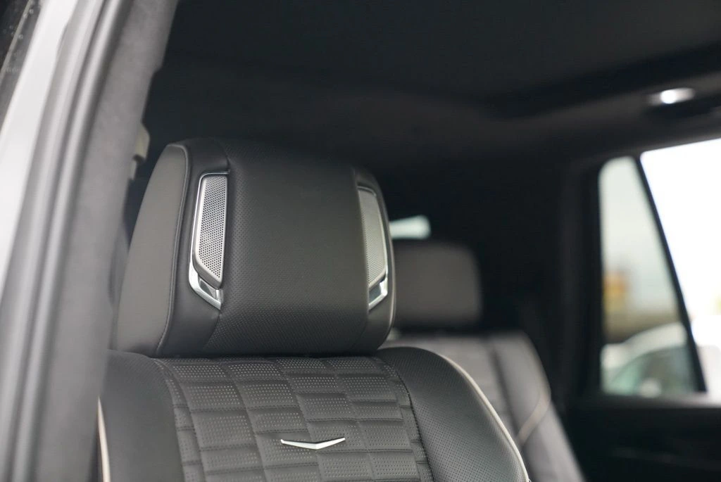 2023 Cadillac Escalade V-Series - Photo 52