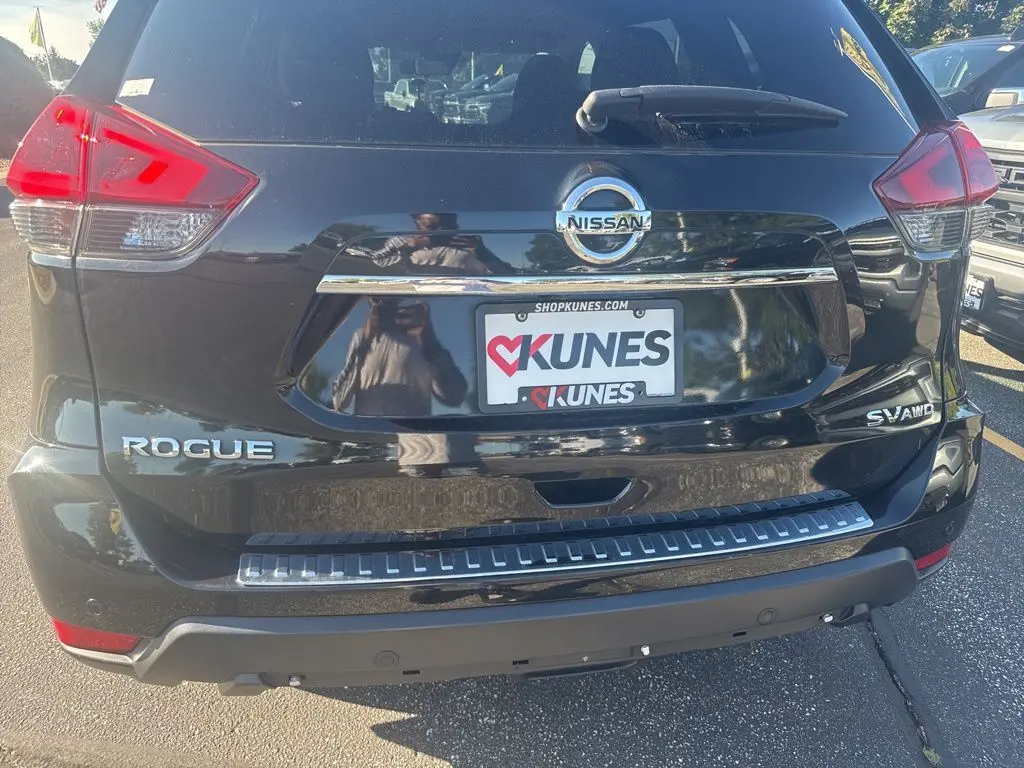 2020 Nissan Rogue SV photo 7