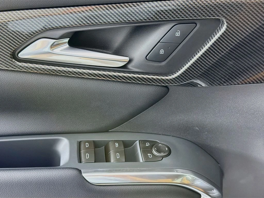 2027 Chevrolet Traverse Z71 - Photo 18