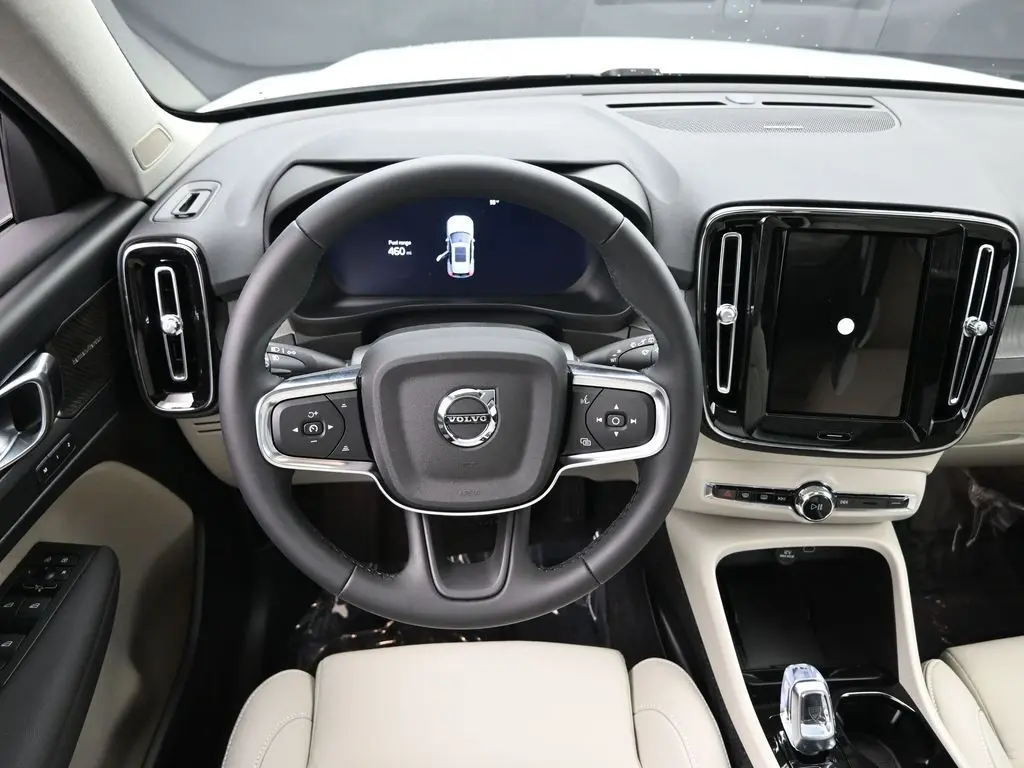 2026 Volvo - image 19