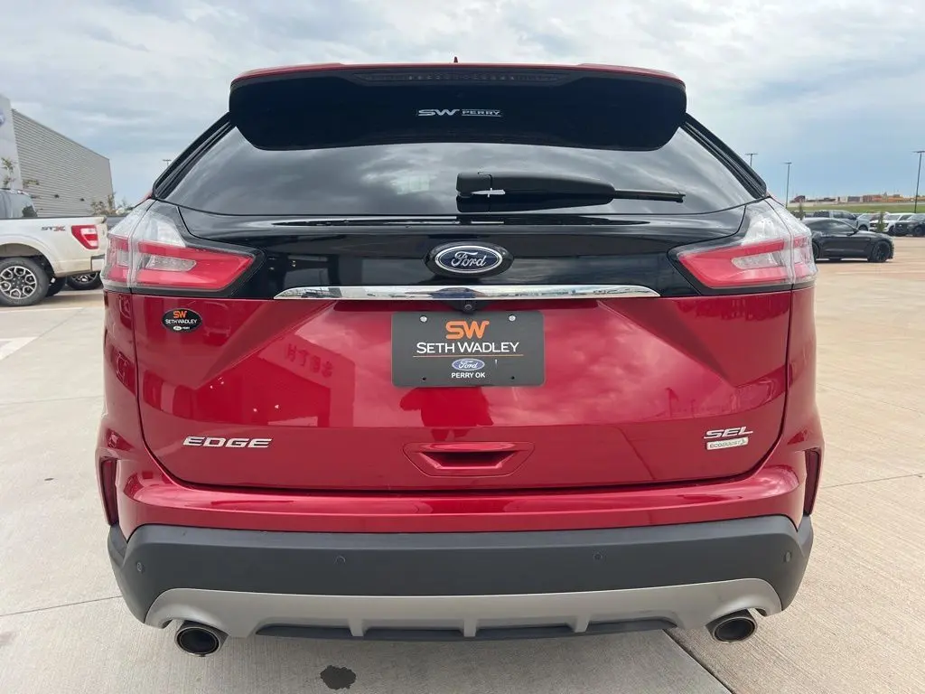 2020 Ford Edge SEL photo 4