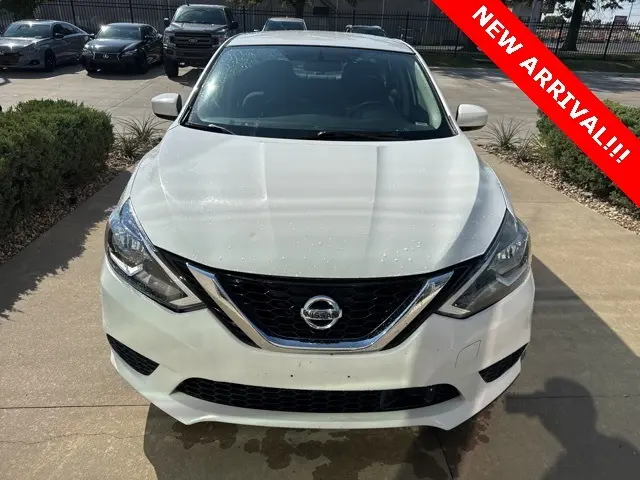 2019 Nissan Sentra SV photo 2