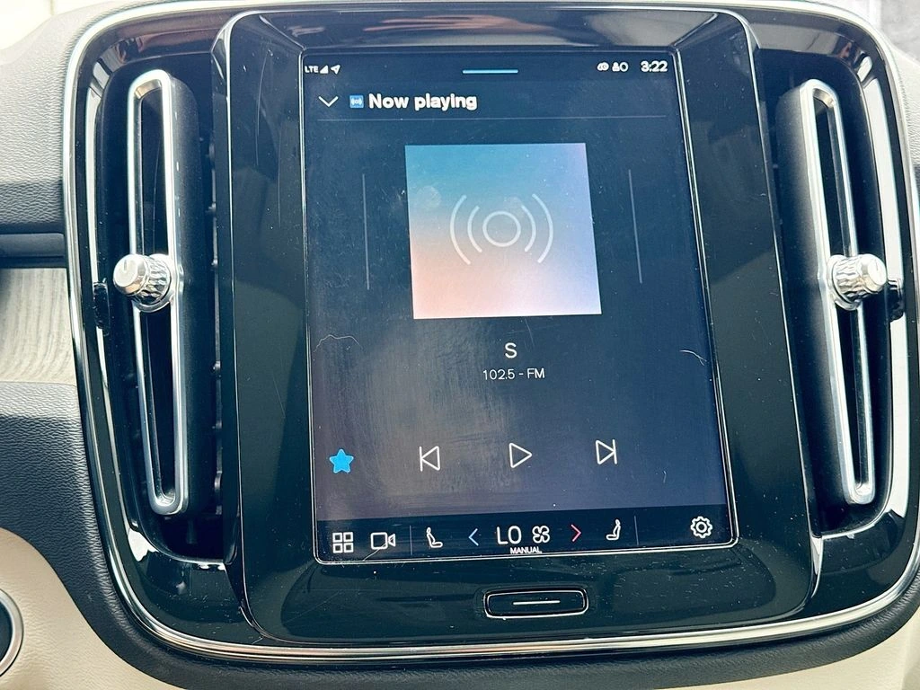 2023 Volvo XC40 Plus - Photo 31