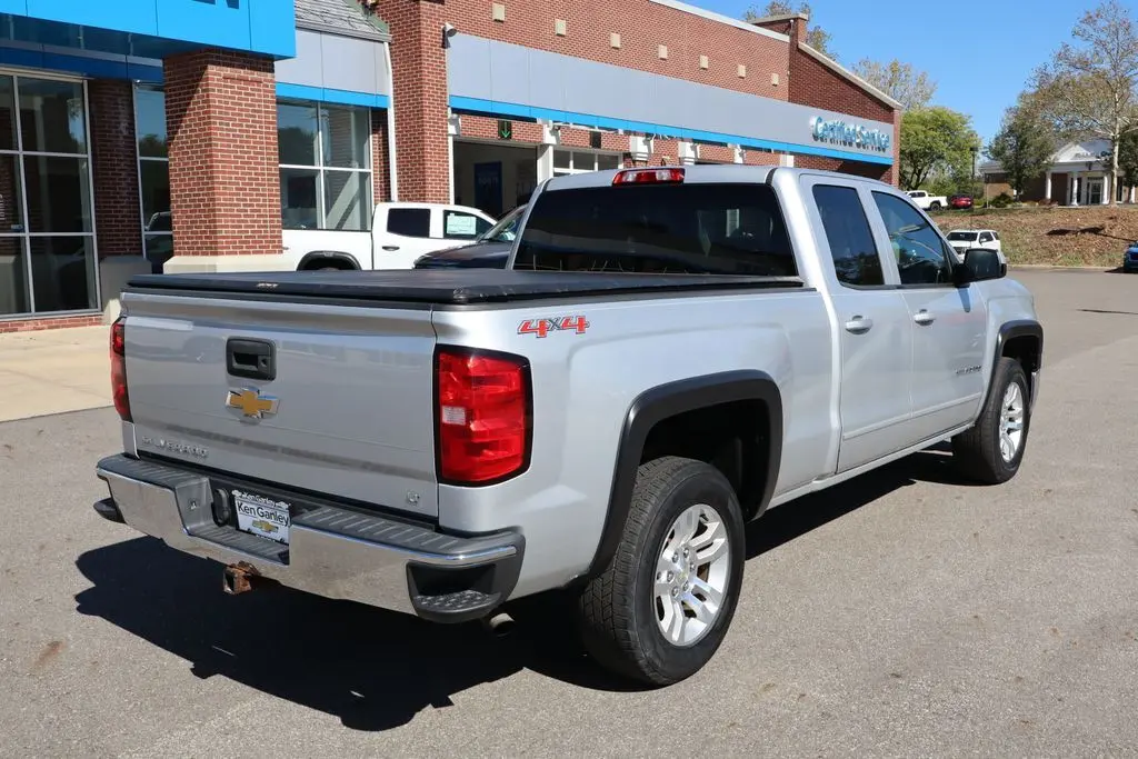 2015 Chevrolet Silverado LT photo 33