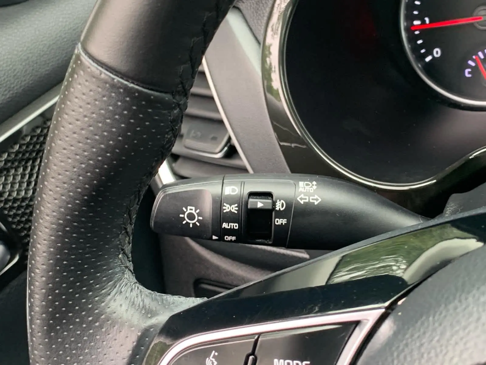 2023 Kia Seltos SX photo 18