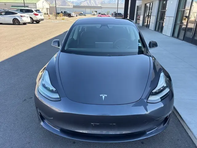 2018 Tesla Model 3 Long Range photo 2