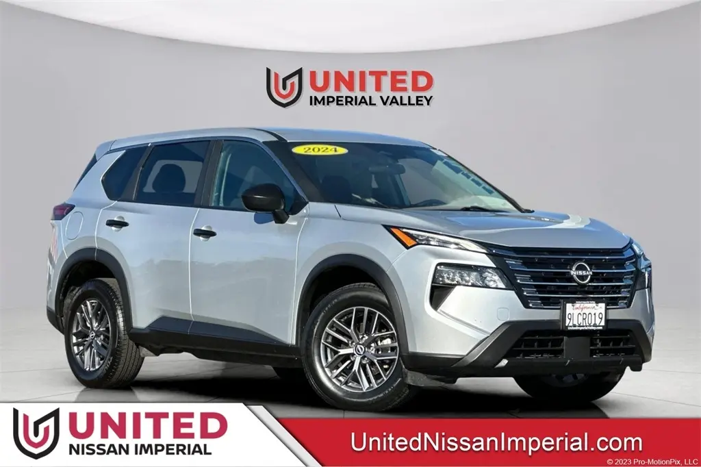 2024 Nissan Rogue S's photo