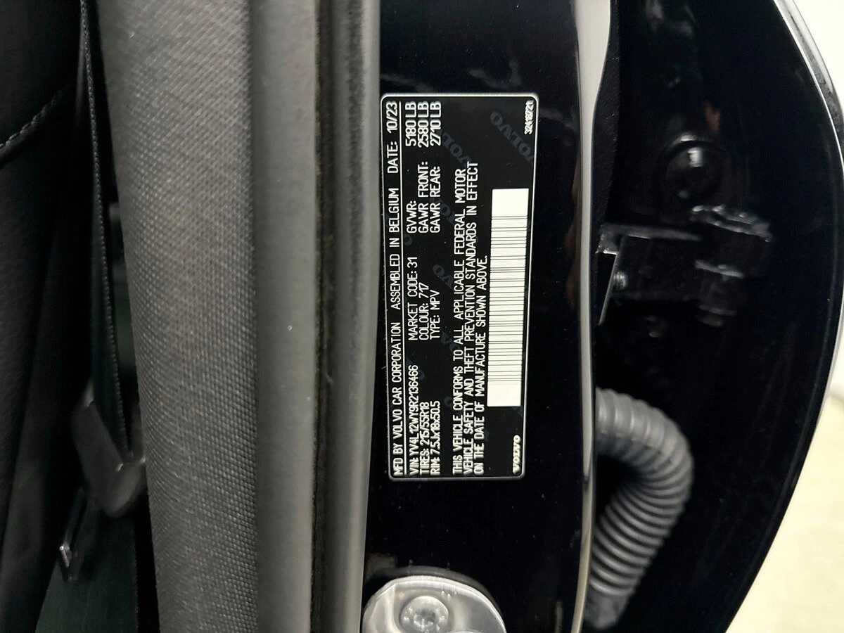 2024 Volvo - image 21